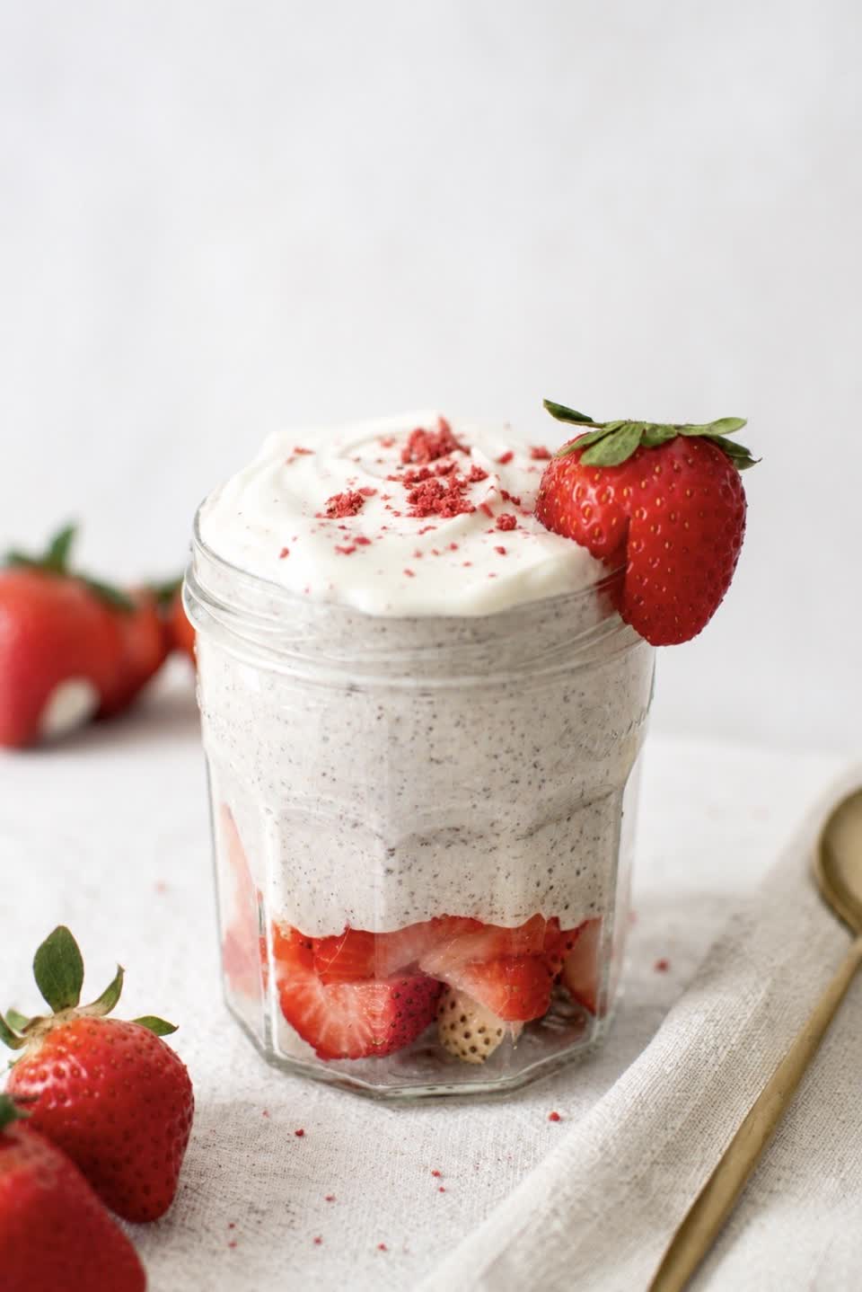Strawberry Shortcake Overnight Oats