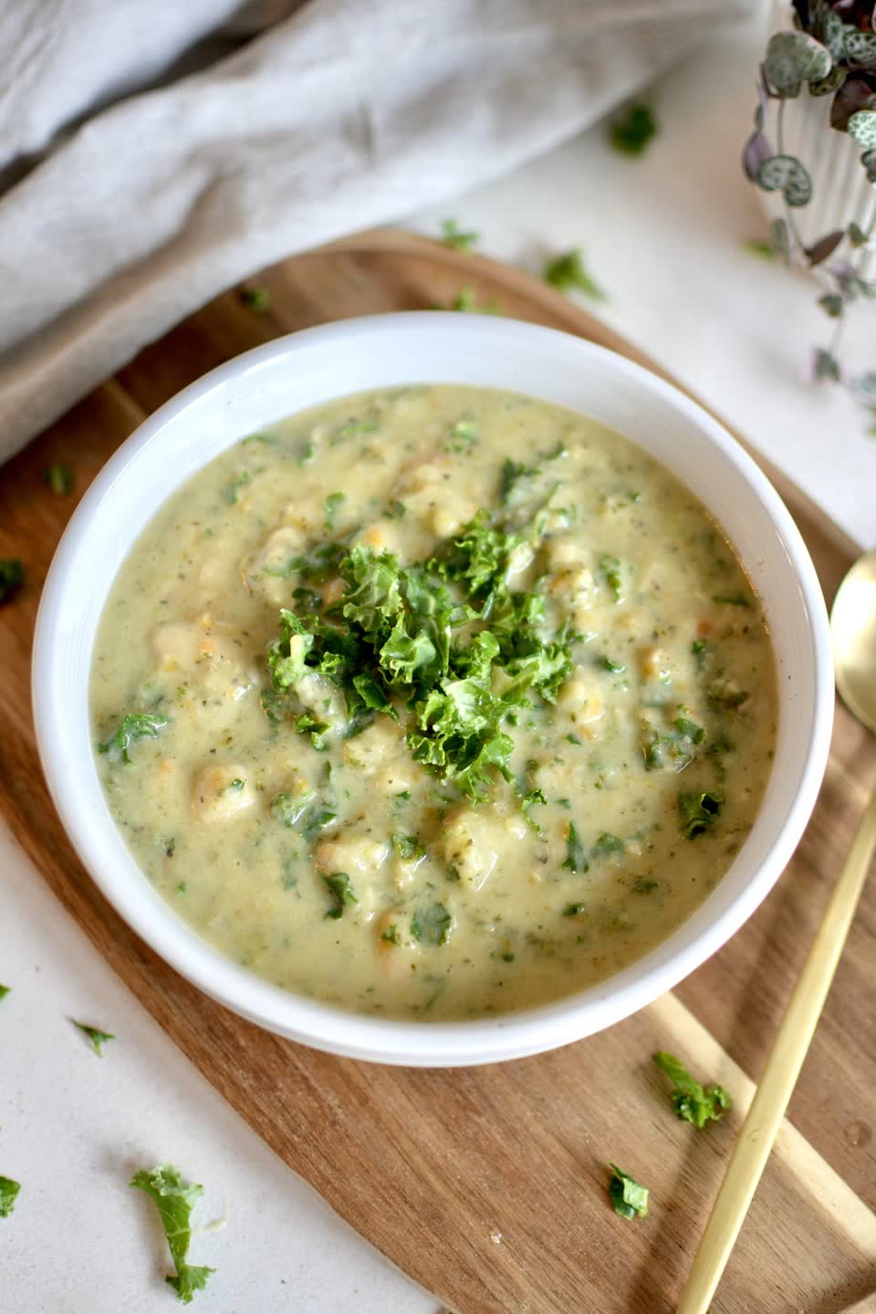Creamy Kale and White Bean Soup